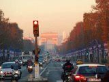 Champs-Élysées with Arc de Triomphe / Champs-Élysées s Vítězným obloukem